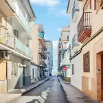 Stunning Apartment In Fuengirola With Kitchen